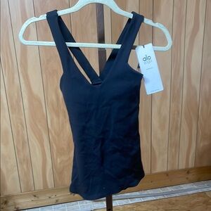 Alo yoga elevate tank